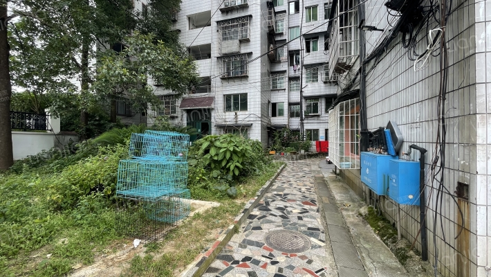 从伟公寓外景图