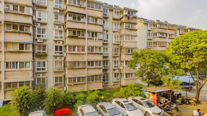 中城花园外景图