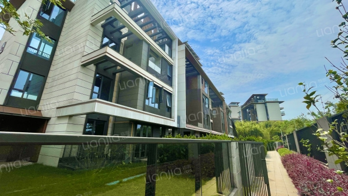 南山天岳外景图