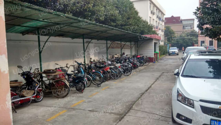 旅专小区外景图