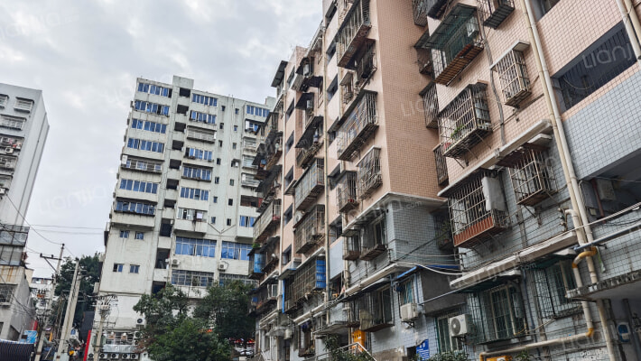 建华宿舍外景图