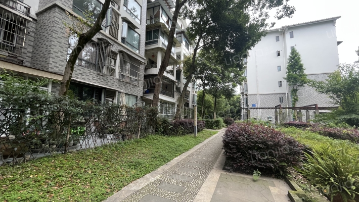 岷江花园外景图