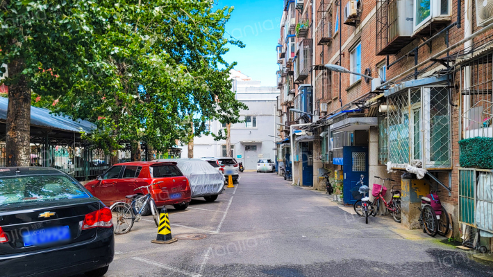 挂车厂宿舍外景图