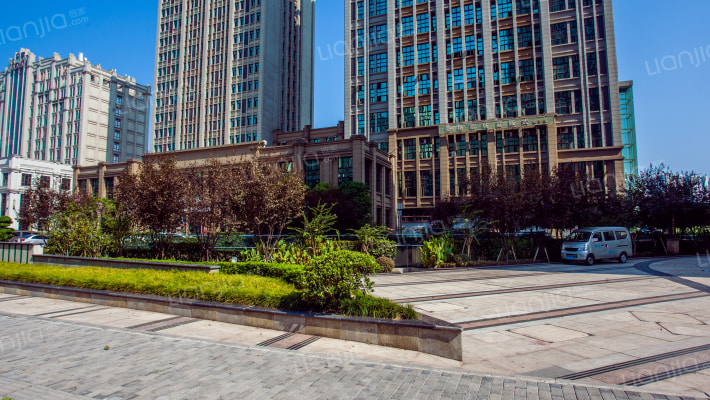 典雅天城外景图