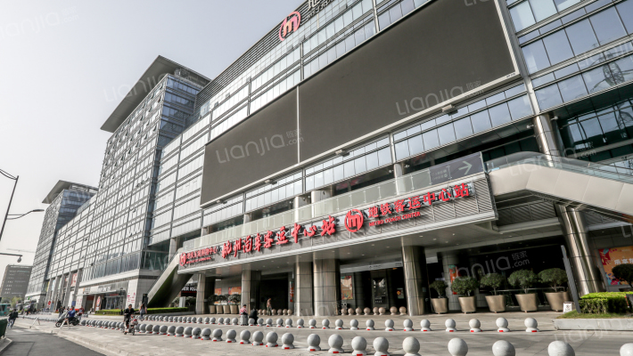 地铁东城广场外景图