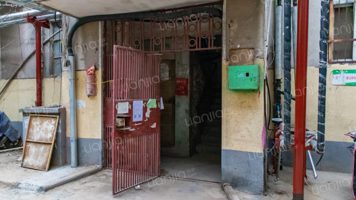 和平路68号院外景图