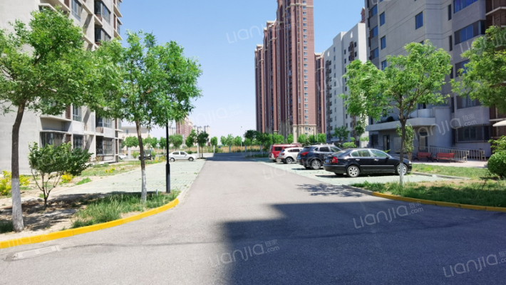 葆芳苑小区外景图