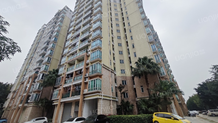 新世纪华庭外景图