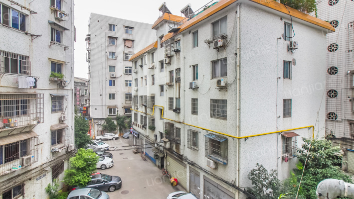 安利小区外景图