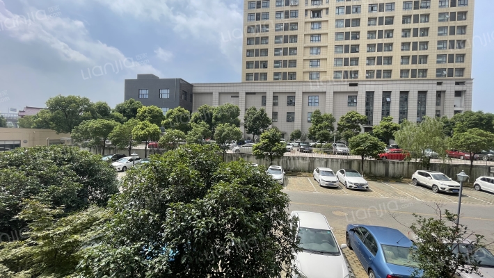 爱乐国际公寓外景图