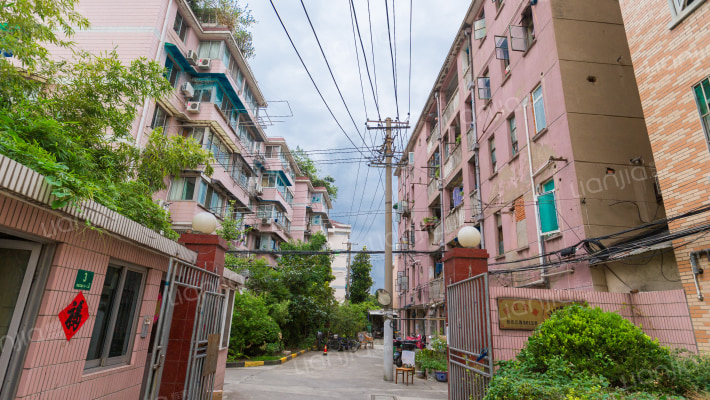 花江公寓外景图