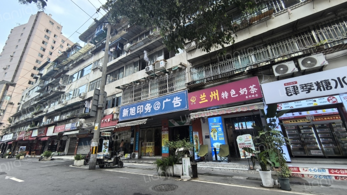 龙王庙正街122号外景图