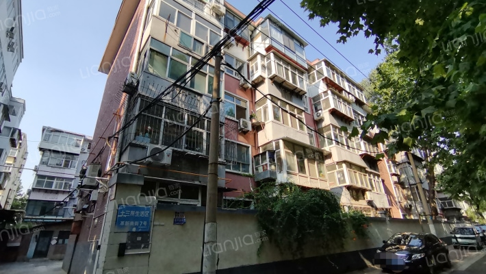 十三所生活区外景图