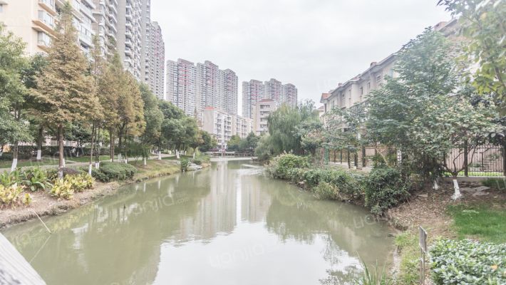 世茂蝶湖湾外景图