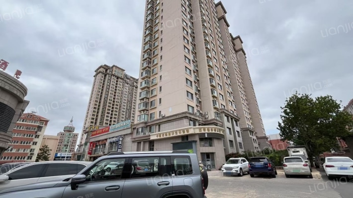 财富公寓外景图