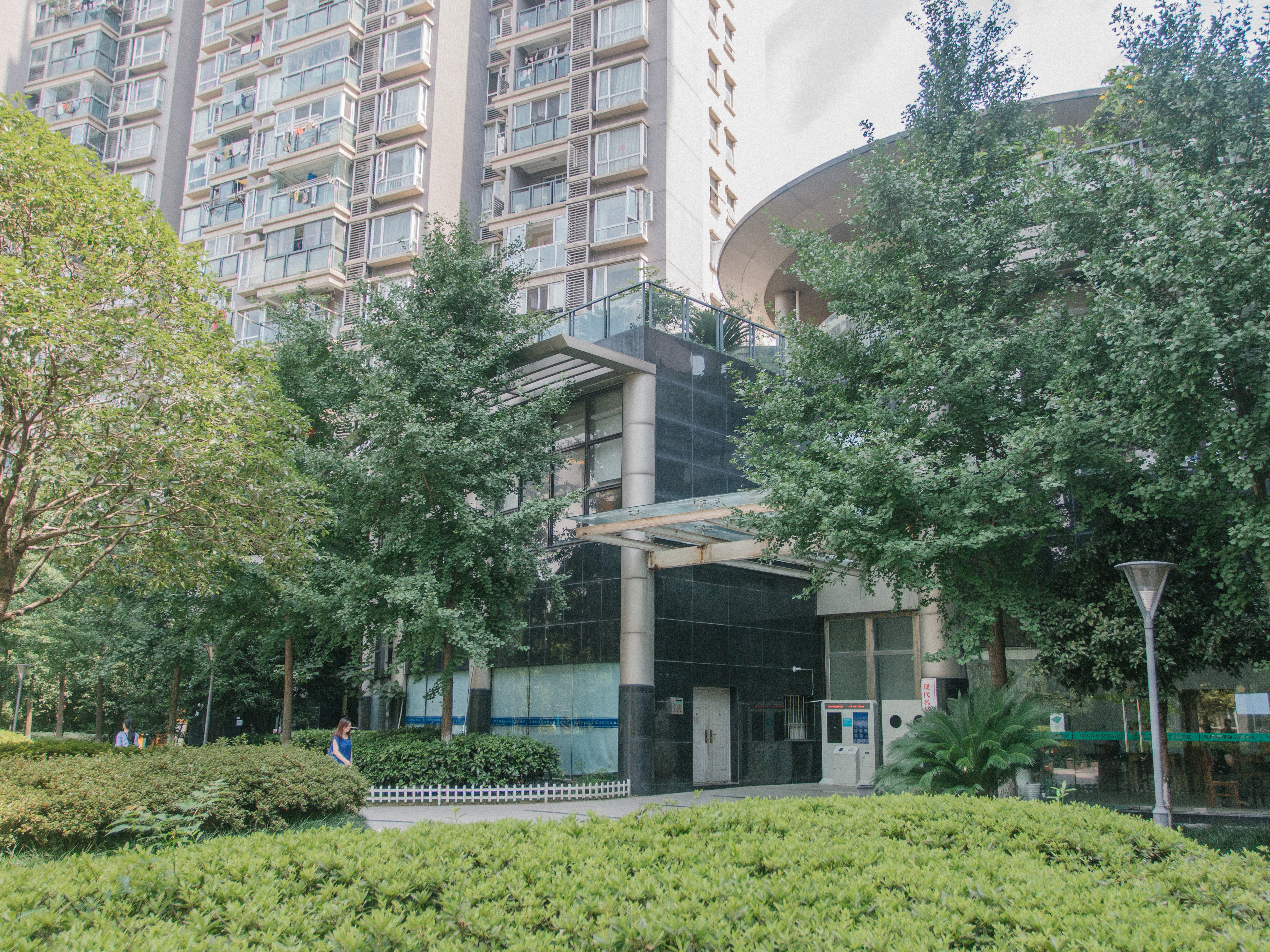 现代名苑小区实景 36