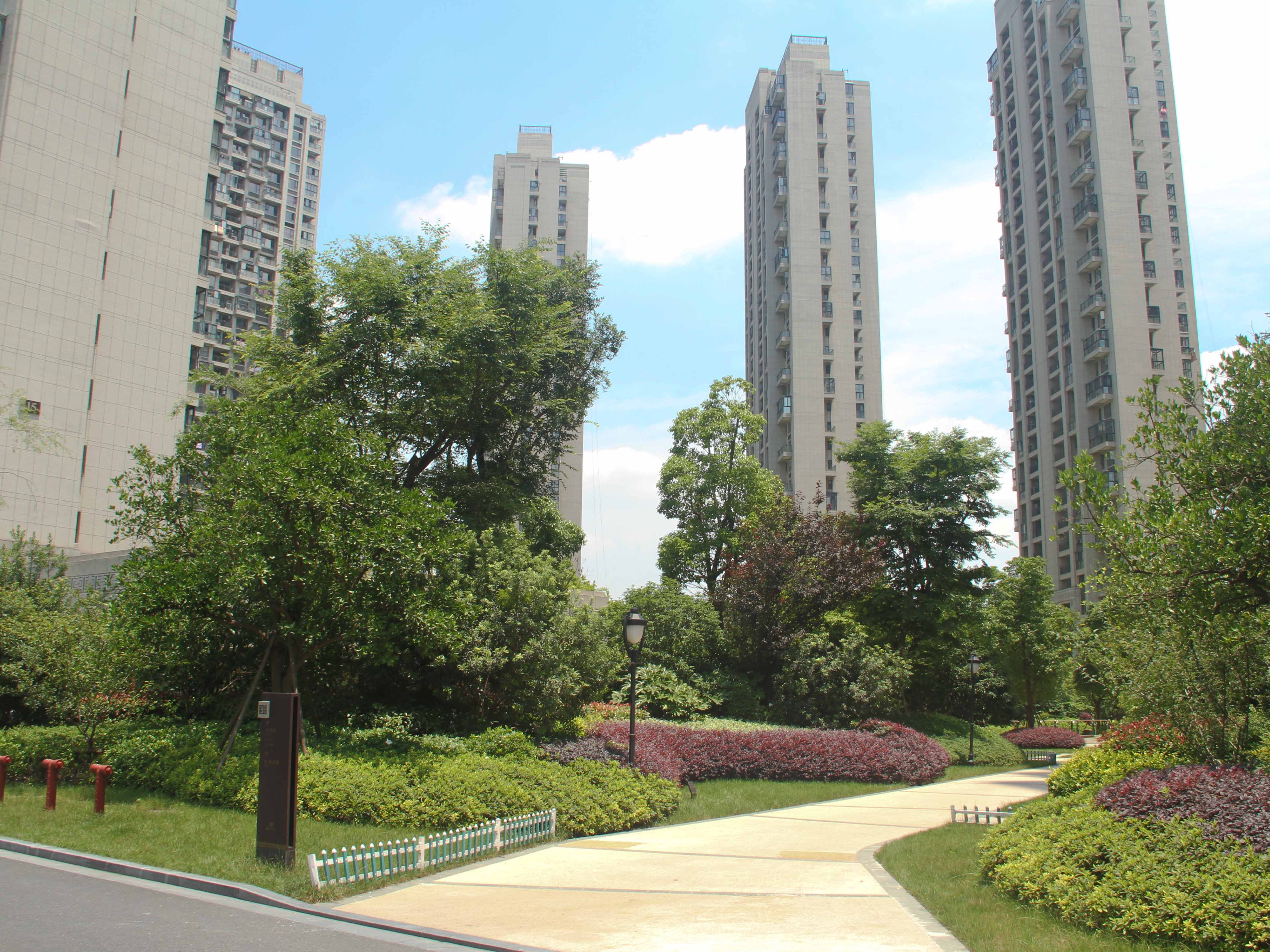 寰宇天下小区实景 5