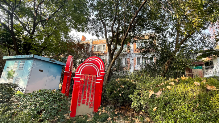 愚园路718弄外景图