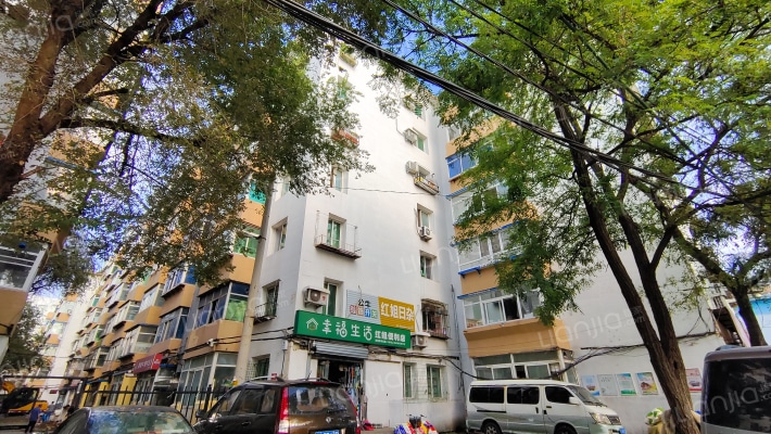 巴兰河街外景图