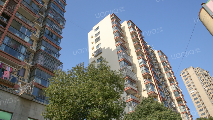 鑫隆广场外景图