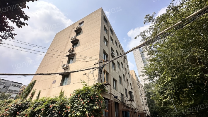 经十路12956号山东城市建设职业学院（燕山校区）外景图