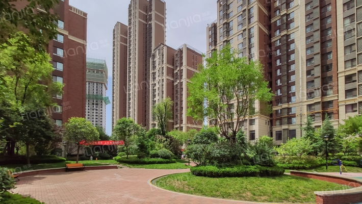 海亮新英里外景图