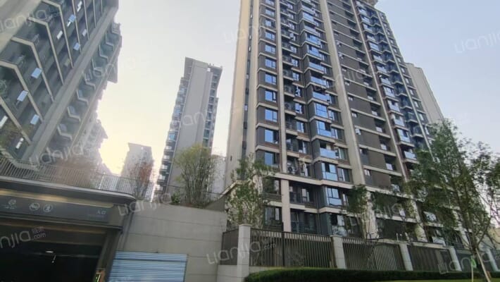 中铁卓著外景图