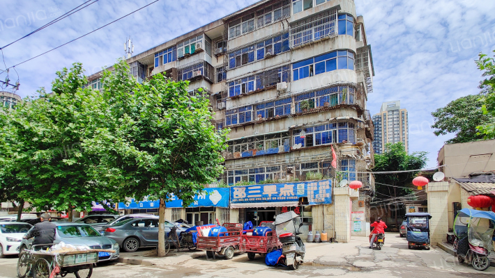 中国农业银行家属楼外景图