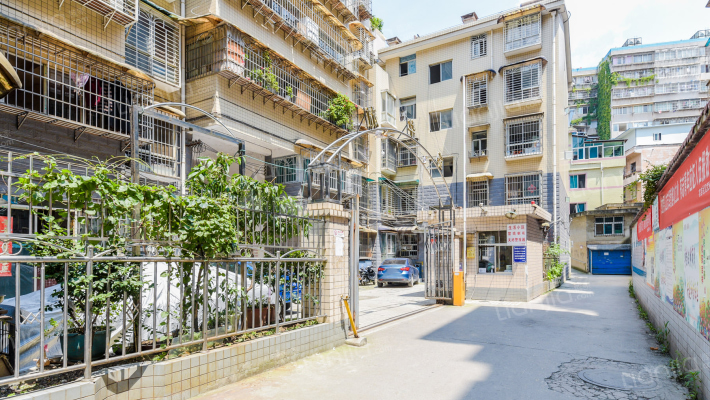 旅华苑小区外景图