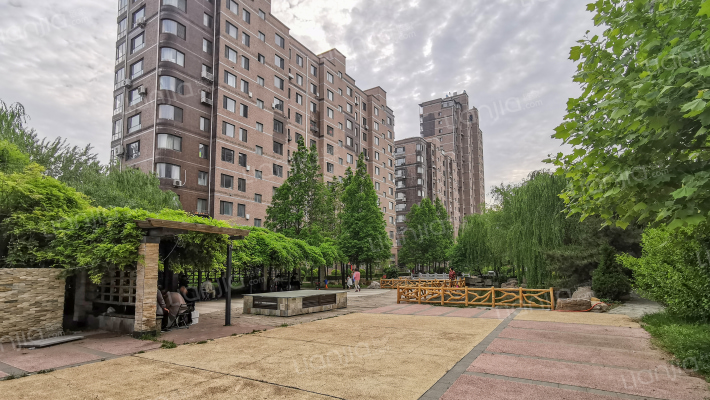 水岸花都外景图