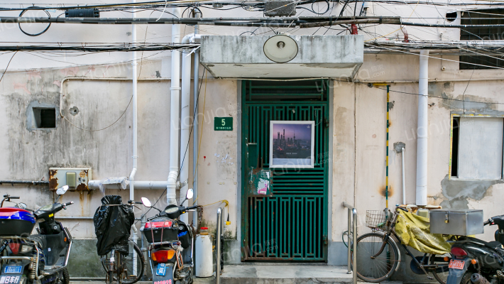 正房小区外景图