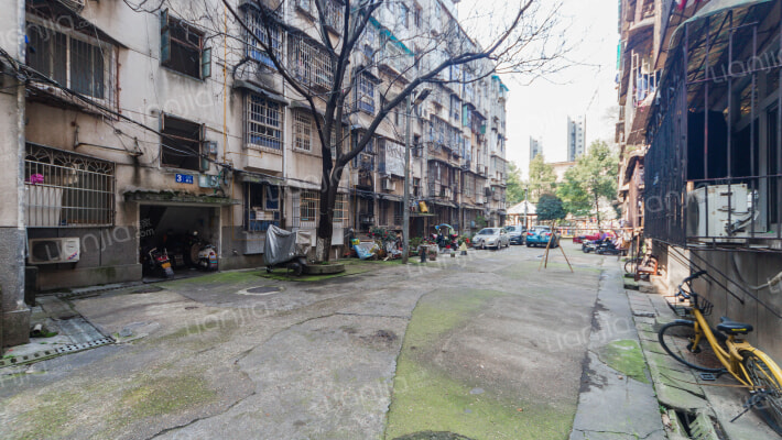 六亩地宿舍外景图