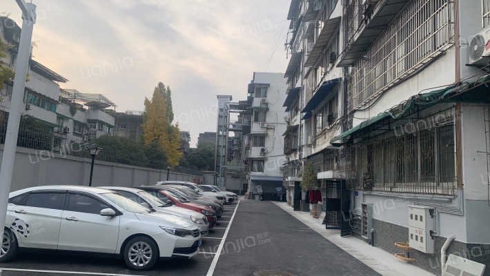 天然气公司新宿舍外景图