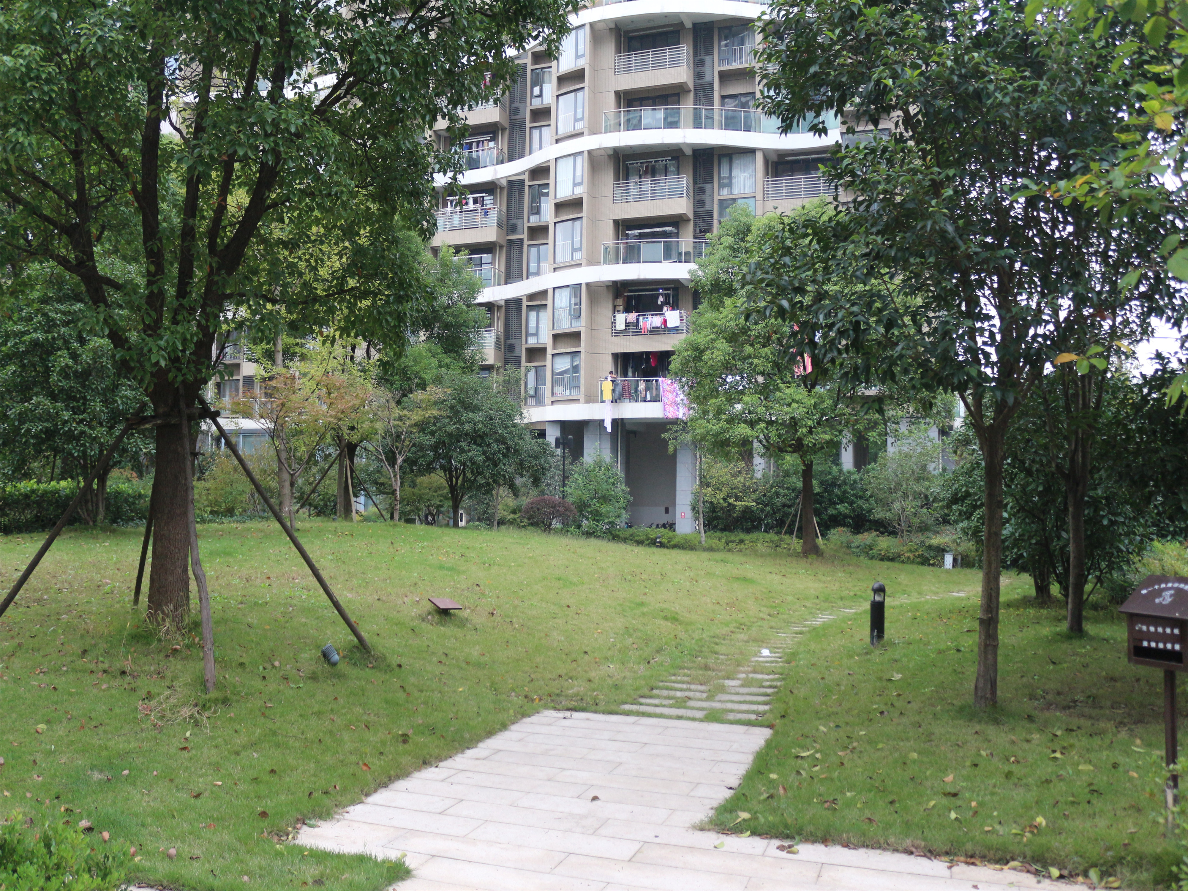 天鸿君邑小区实景 4