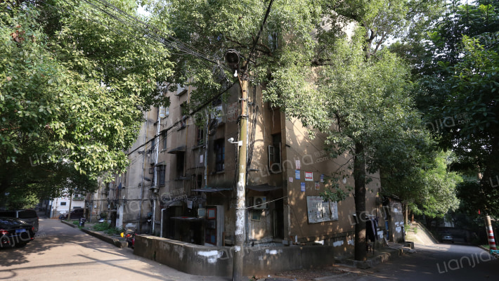 湖工家园外景图