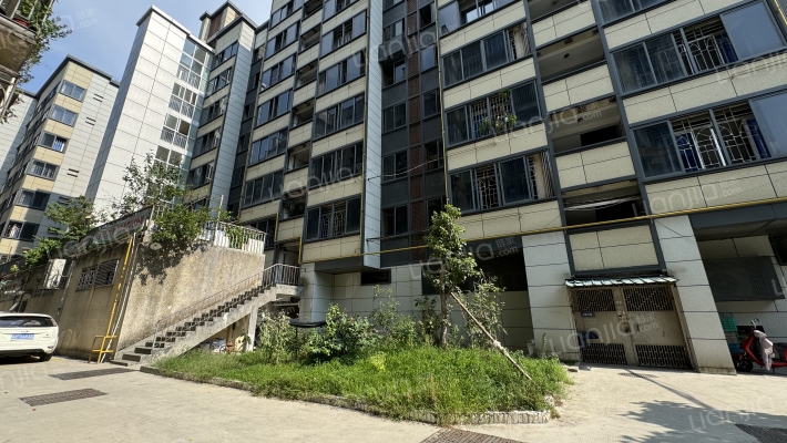 警院宿舍外景图