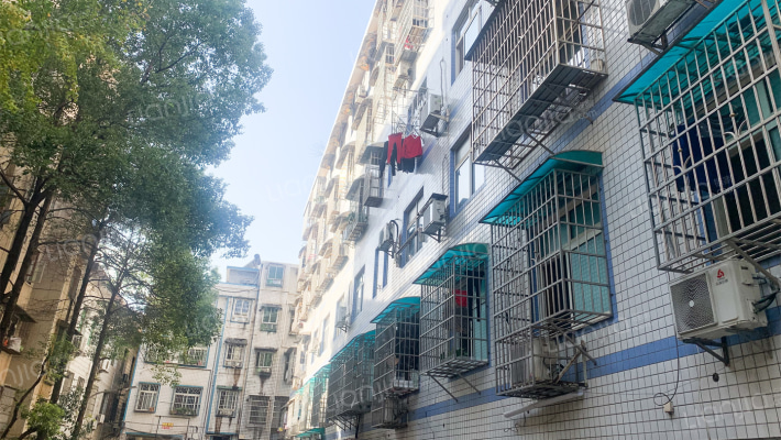 荣鑫公寓外景图