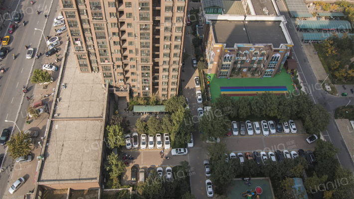 橡树玫瑰城东区外景图