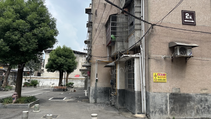 红氮南院外景图