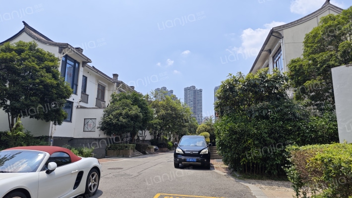 清扬康臣锦院外景图