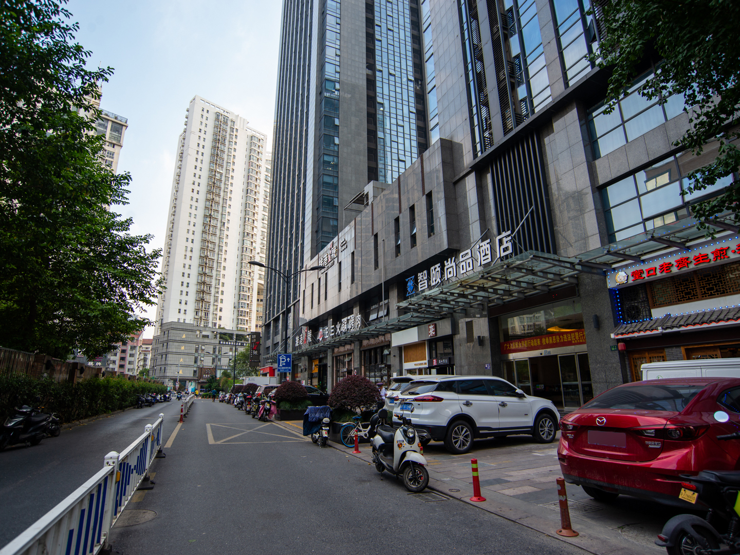 Taihe International compound photo 3