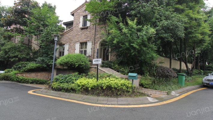 麓山国际圣安德鲁外景图