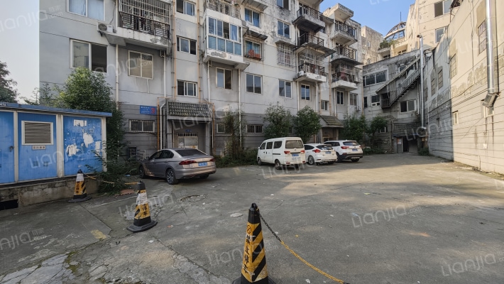 德通桥路547号外景图