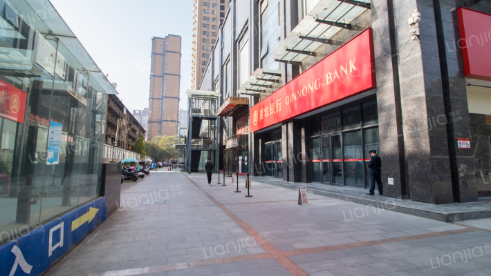 恒兴文艺广场外景图