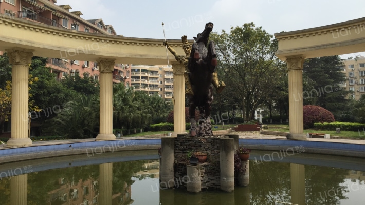 木鱼石花园外景图