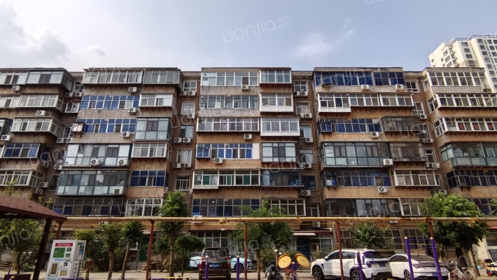 泰安小区外景图