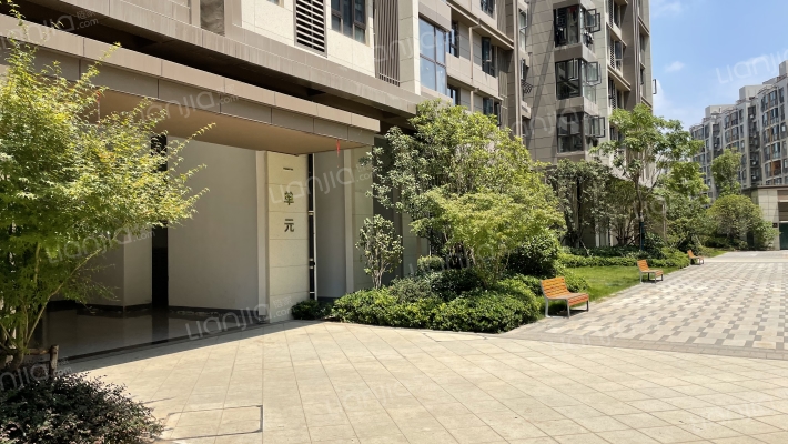 天汇龙城龙华苑外景图