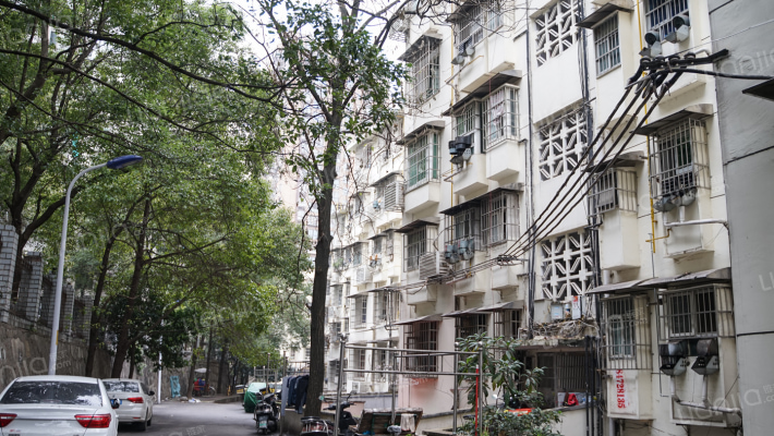 长标宿舍外景图