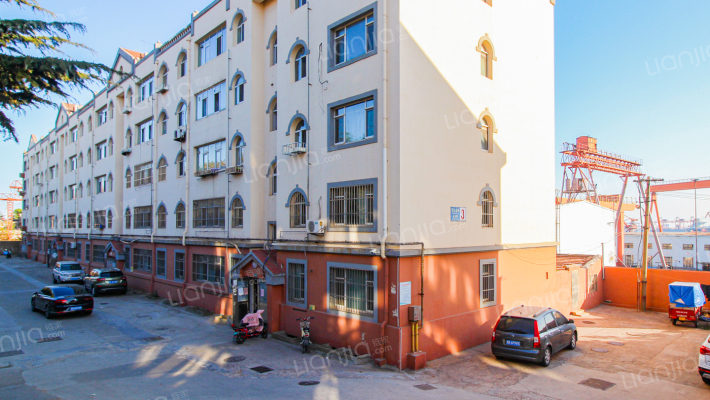 船厂宿舍外景图