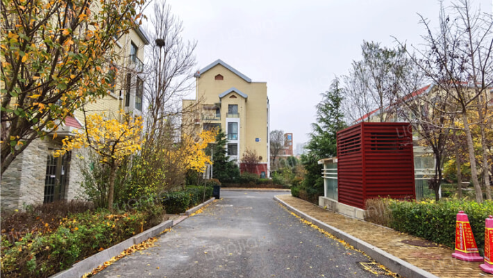 环海君和花园外景图